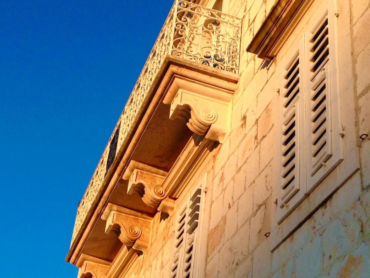 Palazzo Di Toma Apartment Milna  Exterior foto