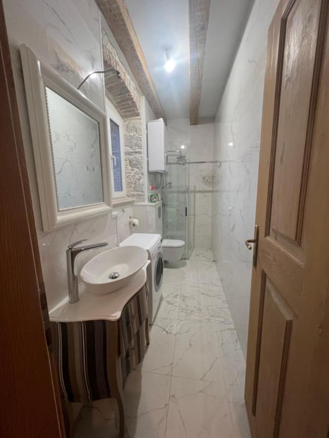 Palazzo Di Toma Apartment Milna  Exterior foto